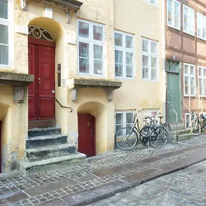 Lejlighedshotel Canal 1 - 8, København